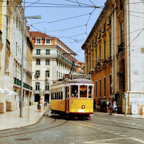 Tramway jaune à Lisbonne